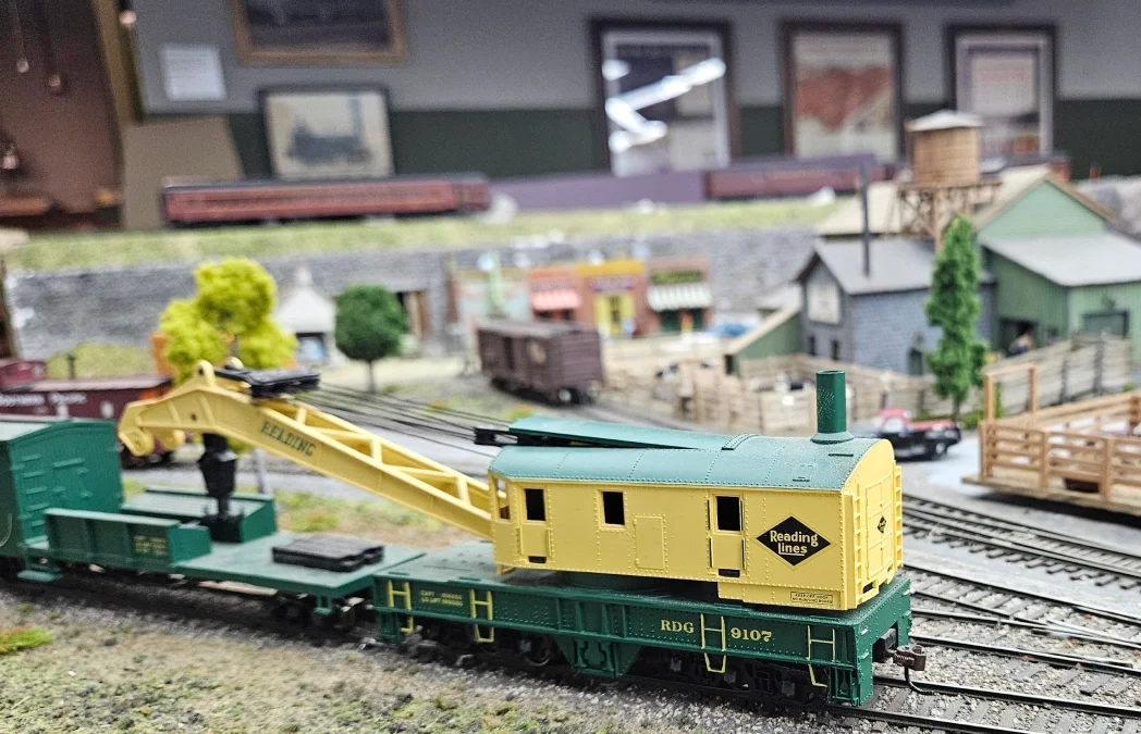 reading railroad crane train with farm rockledge model railroad museum 1